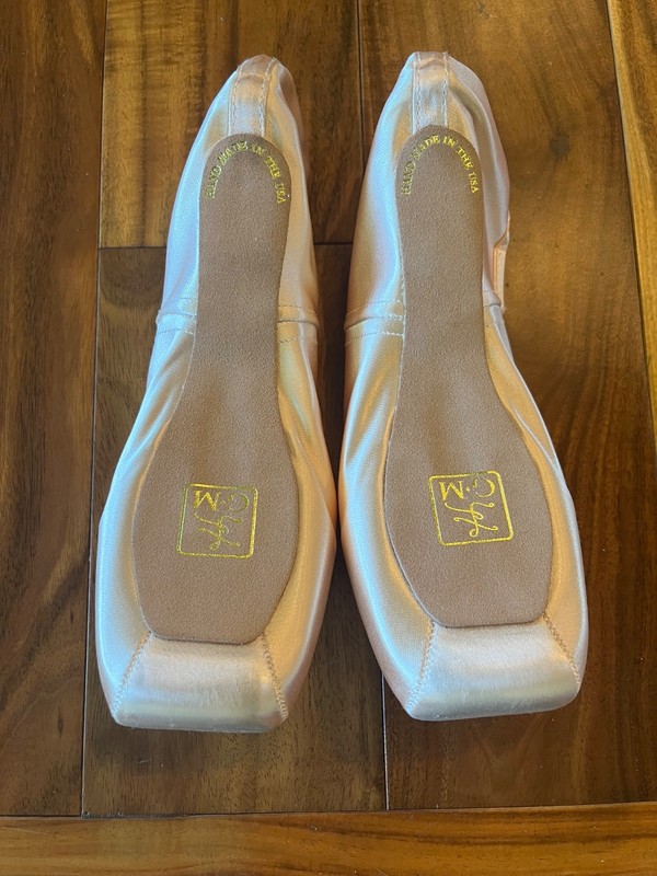 Gaynor Minden Sculpted Fit Pointe Shoes SC 11M5XDH 11 Med. 5 Box ExtraFlex Shank gallery
