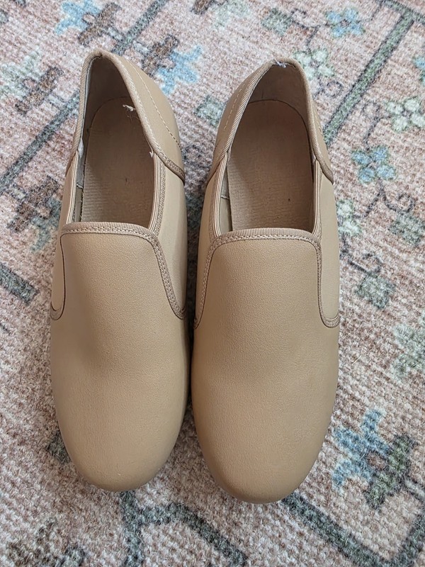 Women’s Teen Beige Tap Dance Shoes US 7A Narrow Classic Style Footwear