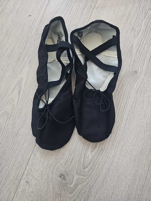 Capezio Black Ballet Slippers/Shoes Size 6 1/2 M NWOT