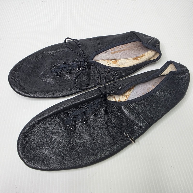Vintage BLOCH Ladies 8 Black Soft Leather Jazz Lace-up Shoes