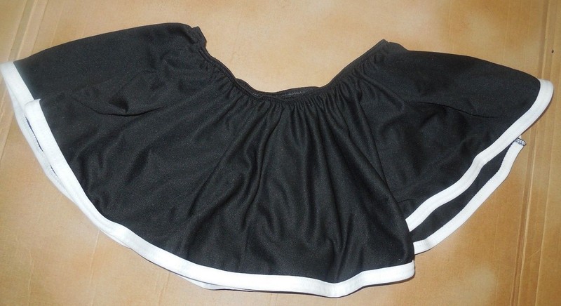 Wolff Fording NWT Dance skirt pull up Extra Large Child Black with White trim
