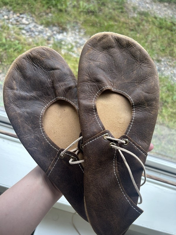 Size 10 EVERLEIGH MEADOW barefoot shoes Leather Lace-Up Ballet Shoes Slippers