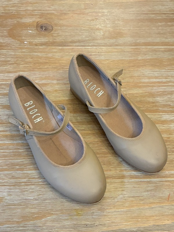 TAN BLOCH TECHNO TAP DANCE SHOES ~ GIRLS SIZE 4 (MORE LIKE SIZE 3)