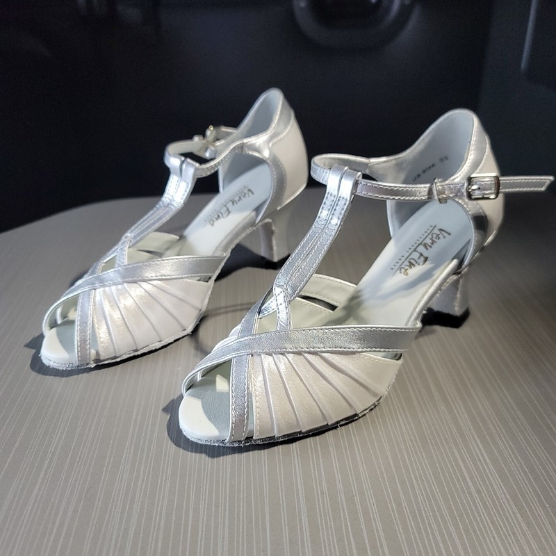 Very Fine Dancesport Women 5.5 White/Silver Salsa Ballroom Suede Bottom Heels