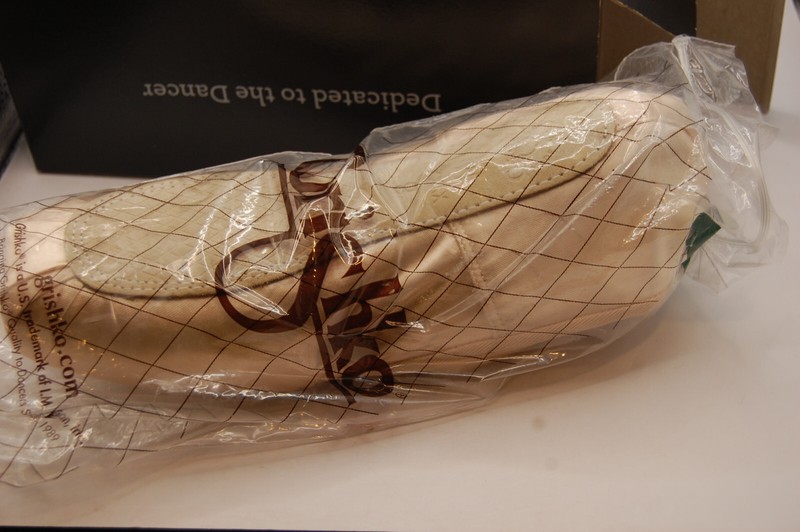 NIB Nikolay Suffolk Grishko 2007 Ballet Pointe Shoes 8 M Med shank 5X Not Re gallery