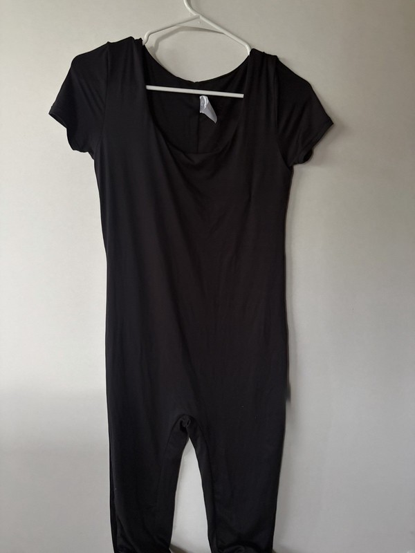 Poshdivah Women’s Size M Black Solid Short Sleeve Unitard Bodysuit