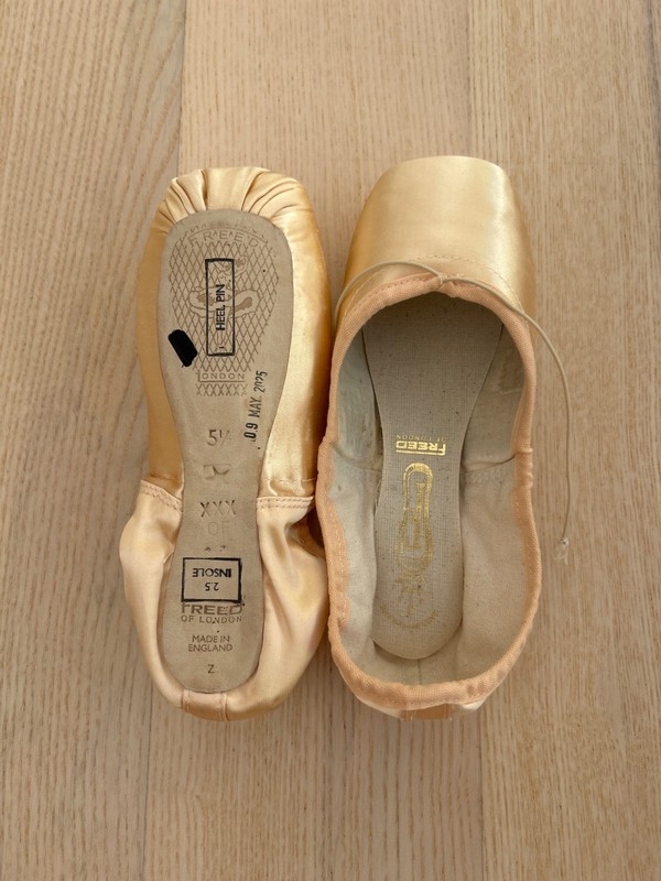 Freed of London pointe shoes size 5.5 heel pin XXX, custom star maker