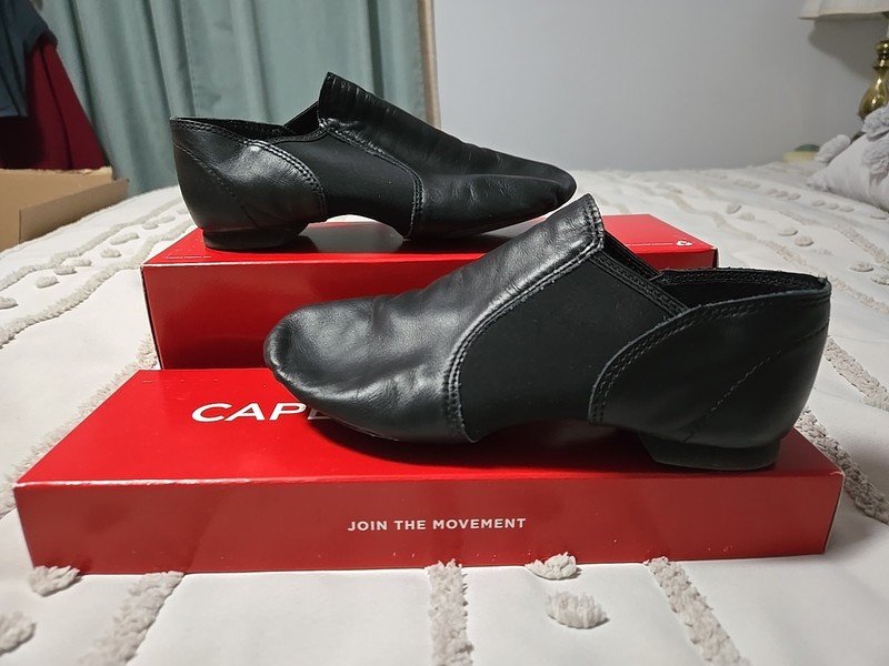Capezio E-SERIES Jazz SLIP-ON, EJ2, BLACK, Size 6.5M. gallery