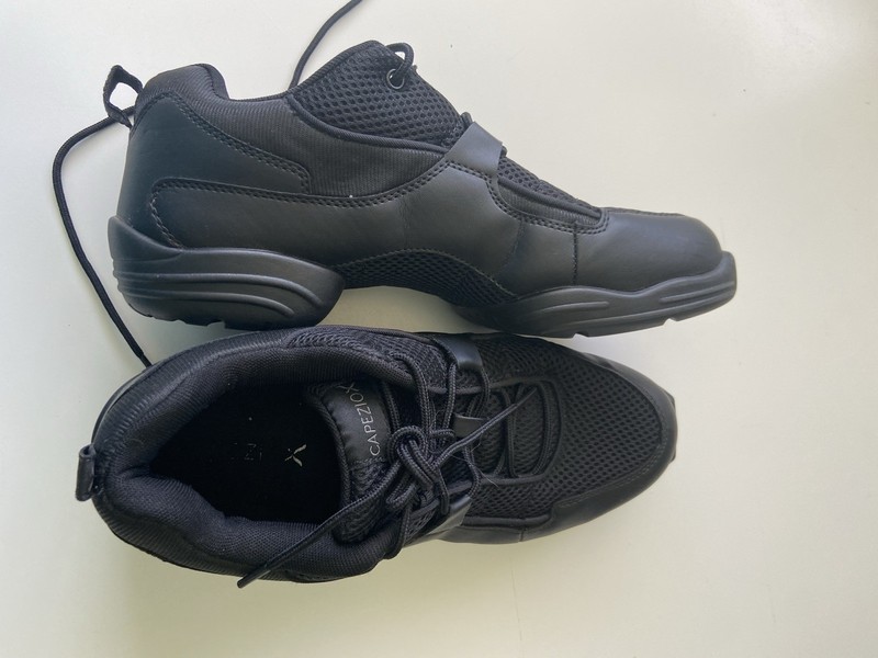 Capezio Black Canvas Adult Dansneaker Split Sole Jazz Dance Shoes Sz 12 DS11A