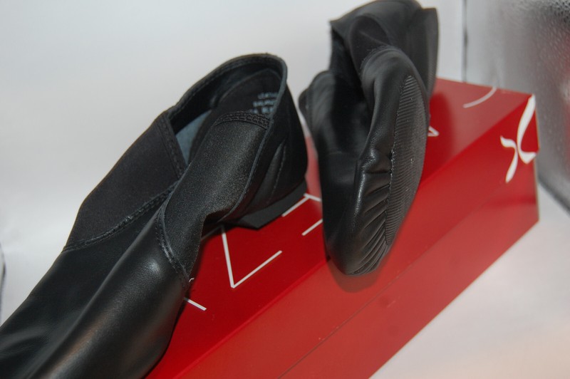 NIB Capezio E-Series Slip On Jazz Shoes EJ2A 11.5 W WIDE Not Returnable