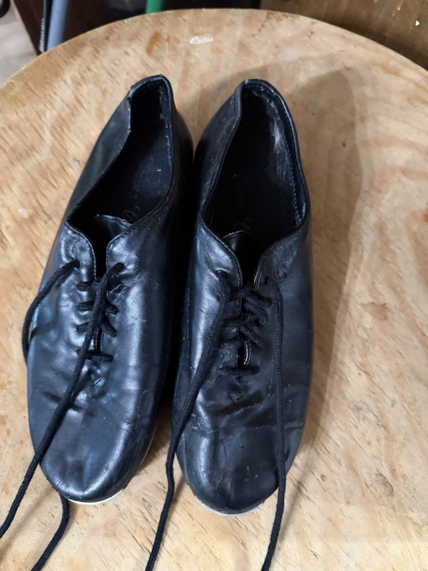 Black Lace-Up clogging Dance Shoes w/ Metal Plates Womens size 7.5