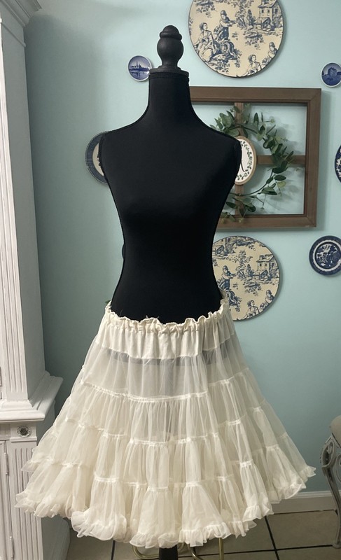 Sam’s Vintage Ivory Square Dance Crinolin Medium