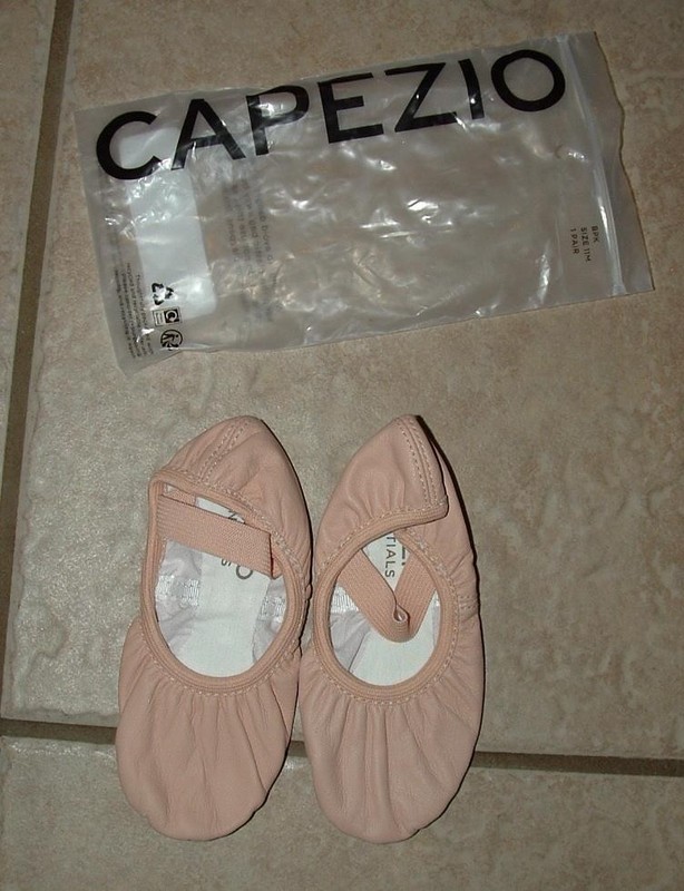 CAPEZIO Child Sz 11 Pink Leather Luna Ballet Suede Sole Slipper Shoes