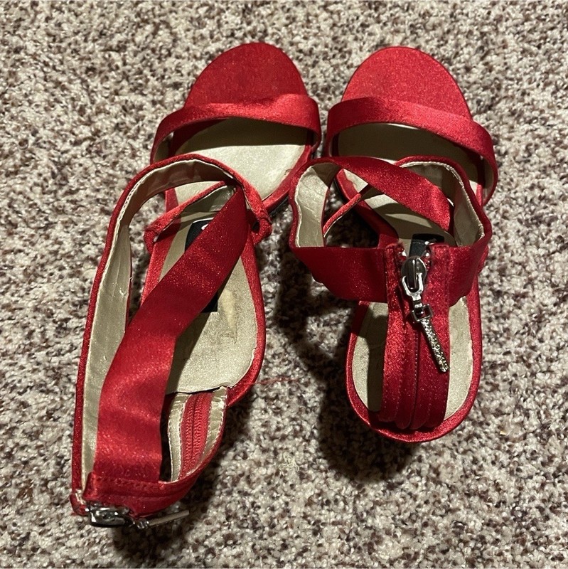 Nina Red Women’s Heels Leather Sole Ankle Strap. Sz 8