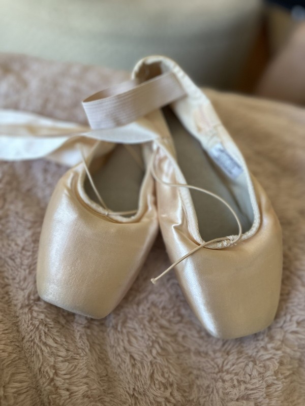 Bloch Size 6.5 Euro160 L Balance European Pink Pointe Toe Ballet Shoes