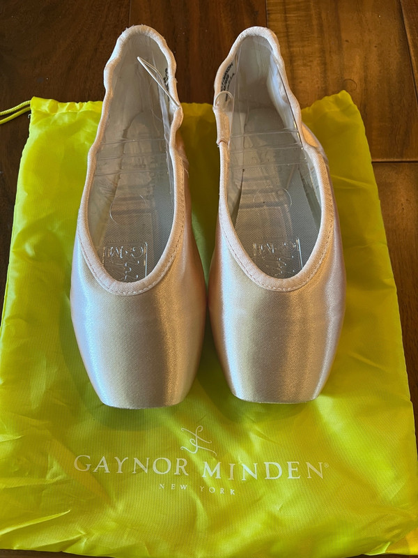 Gaynor Minden Sculpted Fit Pointe Shoes SC 11M5XDH 11 Med. 5 Box ExtraFlex Shank